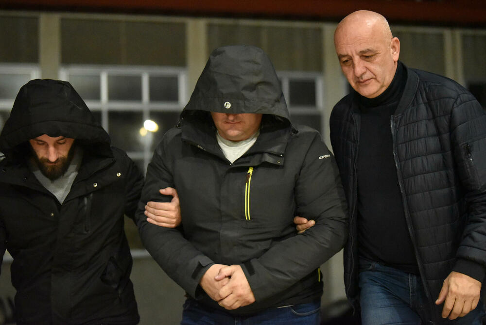 <p>Advokat Zoran Piperović potvrdio da je Mijajlović lišen slobode, nezvanični izvori tvrde da je u pitanju istraga o švercu cigareta</p>