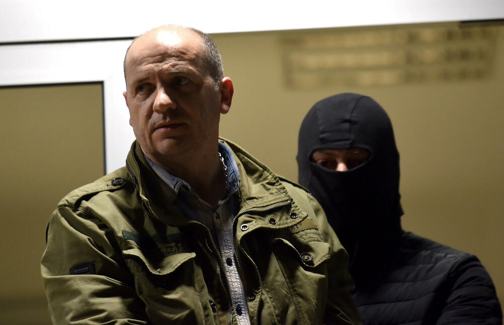 <p>Advokat Zoran Piperović potvrdio da je Mijajlović lišen slobode, nezvanični izvori tvrde da je u pitanju istraga o švercu cigareta</p>