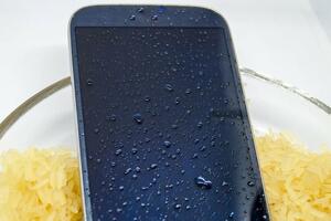 Don't dry your iPhone in a bag of rice, Apple says
