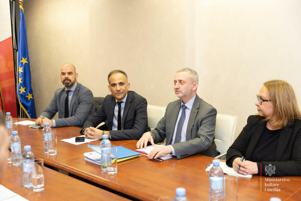 Majkl Miler, Tamara Vujović