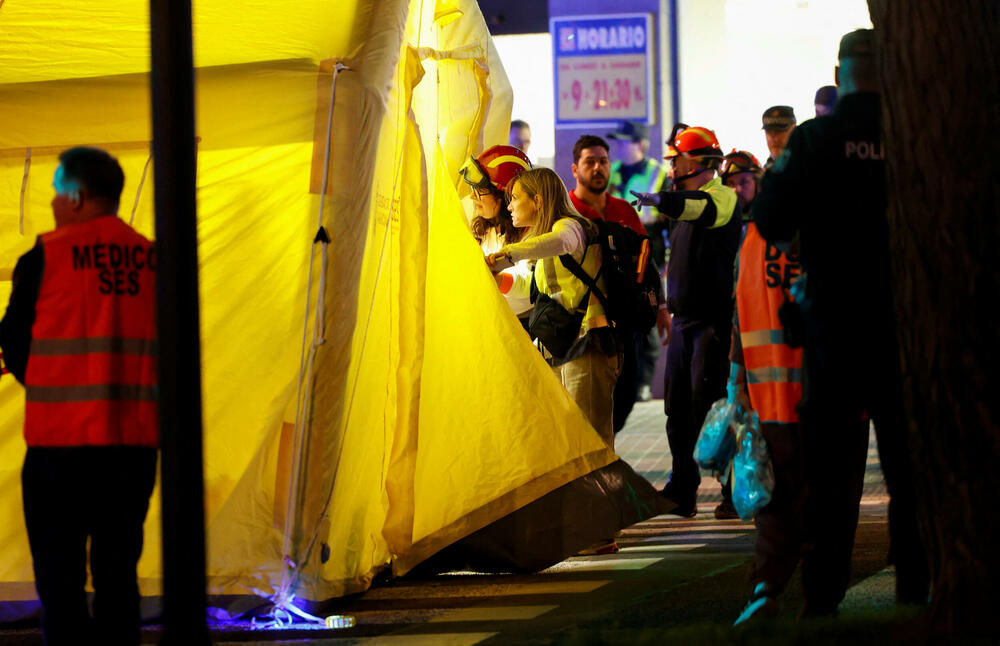 <p>Španski premijer Pedro Sančez napisao na društvenoj mreži Iks da je "šokiran strašnim požarom u zgradi u Valensiji" i dodao da je gradu ponudio "svu pomoć koja je neophodna"</p>