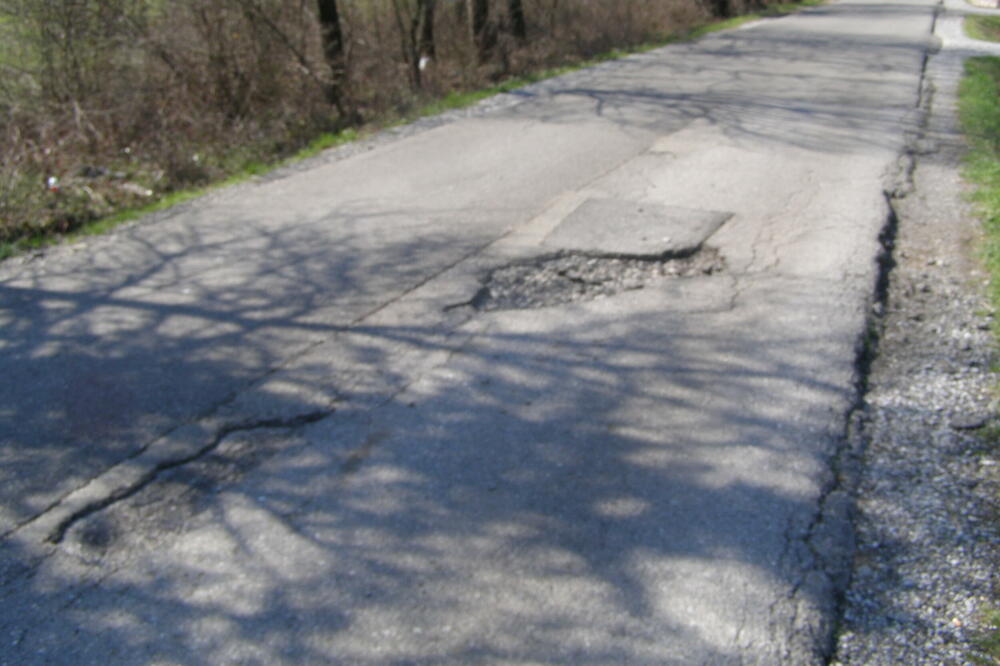 Rekonstrukcija će se raditi u dvije faze: Martinićki put, Foto: Jelena Jovanovic