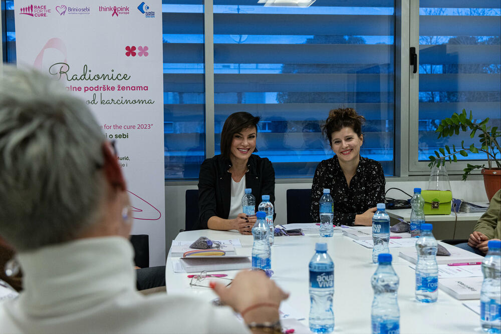 <p>Iz NVO "Brini o sebi" su saopštili da se radionice održavaju jednom sedmično na Institutu za onkolgiju Kliničkog centra Crne Gore, dok se jedan ciklus sastoji od pet radionica</p>