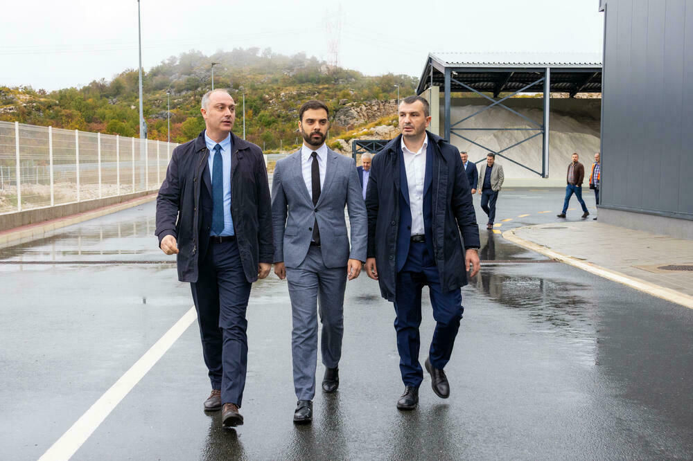 Ministar saobraćaja i pomorstva Filip Radulović i direktor Monteputa Milan Ljiljanić, Foto: Ministarstvo saobraćaja i pomorstva