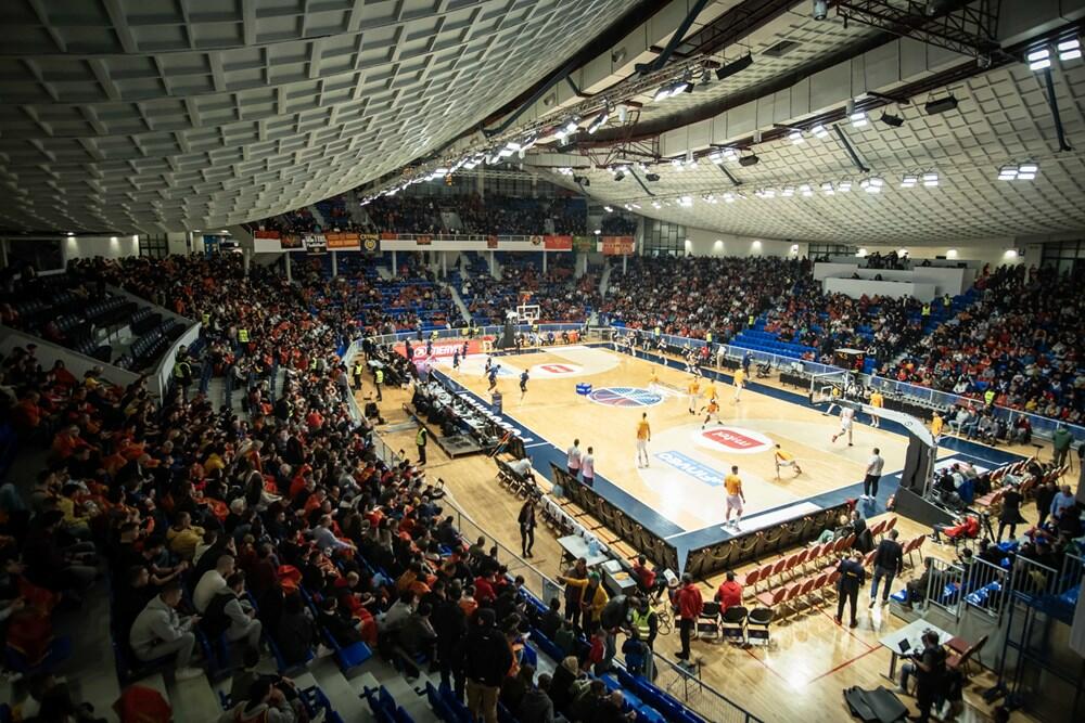 <p>Košarkaška reprezentacija Crne Gore u 2. kolu kvalifikacija za Eurobasket savladala u Podgorici Švedsku - 95:70</p>