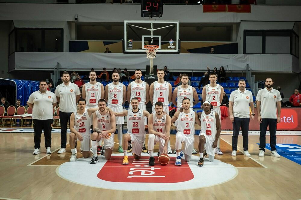 <p>Košarkaška reprezentacija Crne Gore u 2. kolu kvalifikacija za Eurobasket savladala u Podgorici Švedsku - 95:70</p>