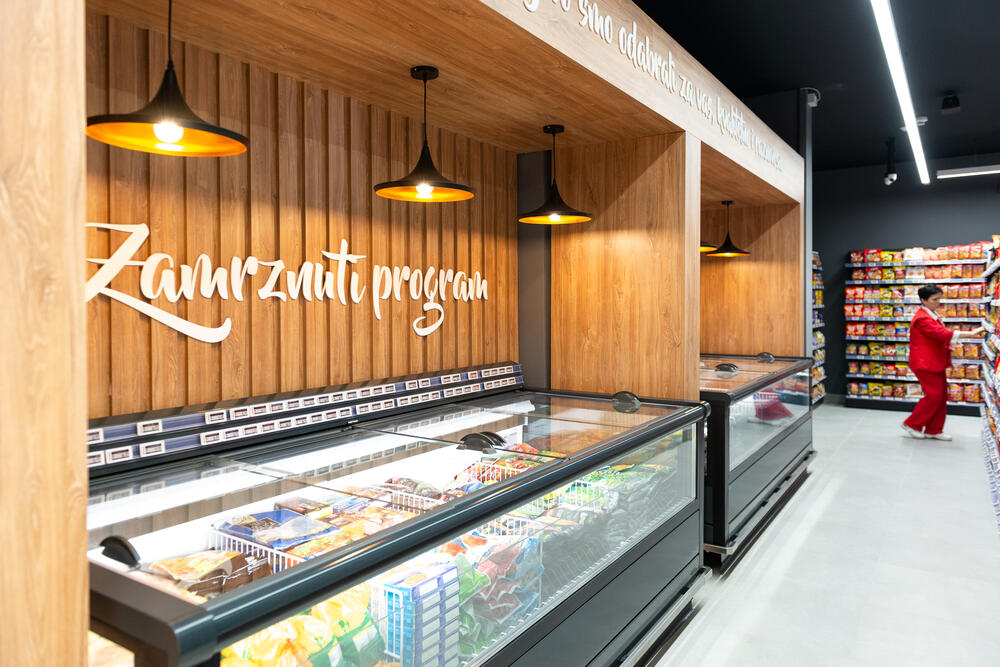 <p>Danas je otvoren u potpunosti renoviran Voli market u Meljinama.</p>