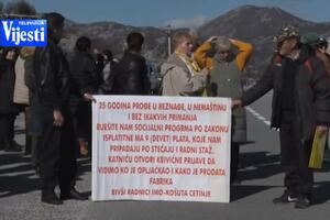 Bivši radnici Košute na sat blokirali put Cetinje - Podgorica