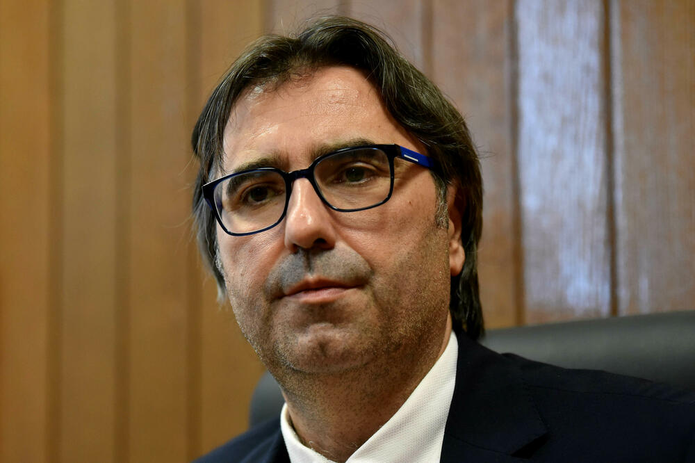 Izviđaj u toku: Milanović, Foto: BORIS PEJOVIC