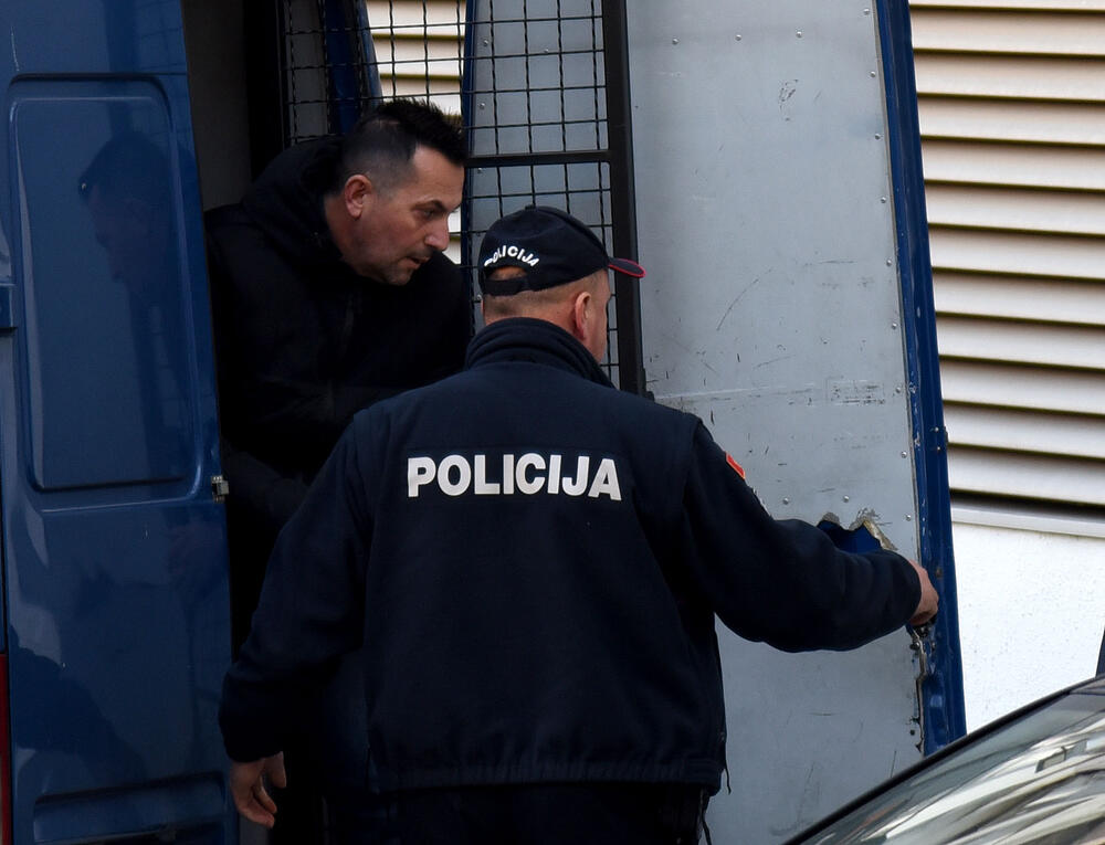 Naručivao kontejnere cigarete: Mijajlović