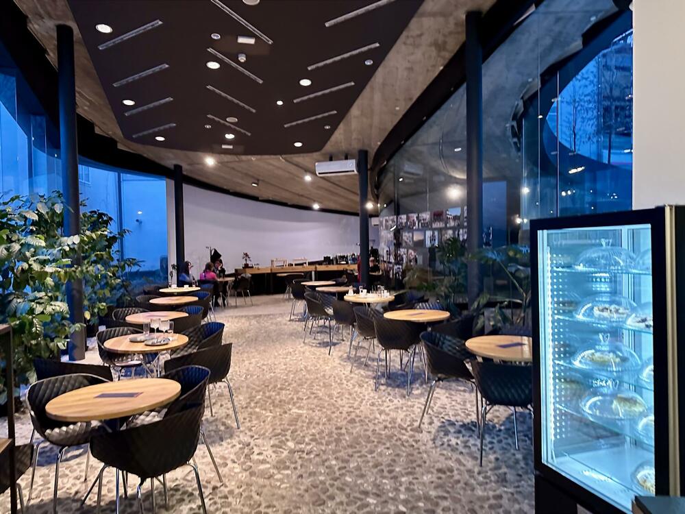 STOW speciality cofee shop