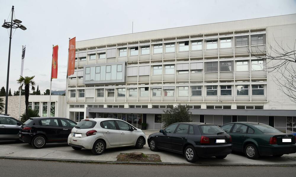 Zone za pješake gotovo da ne postoje, ocijenili su građani