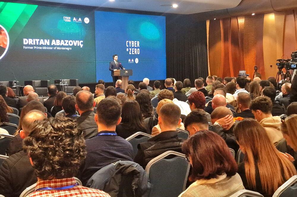 Abazović na konferenciji u Prištini, Foto: URA
