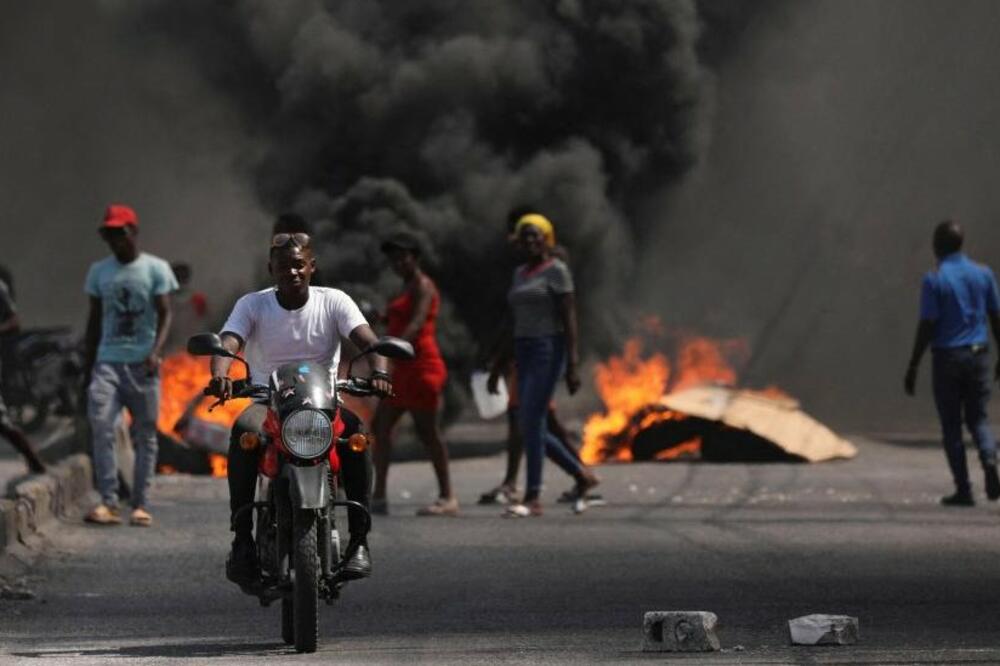Protesti protiv premijera Henrija jačaju poslednjih nedelja, Foto: Reuters