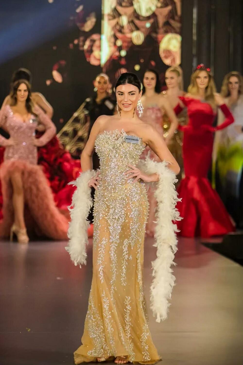 <p>Naša najljepša Crnogorka trenutno se nalazi u Mumbaiu gdje su misicama priredili doček iz bajke, te tvrdi kako se finale takmičenja bliži da je i napetost među kandidatkinjama veća</p>