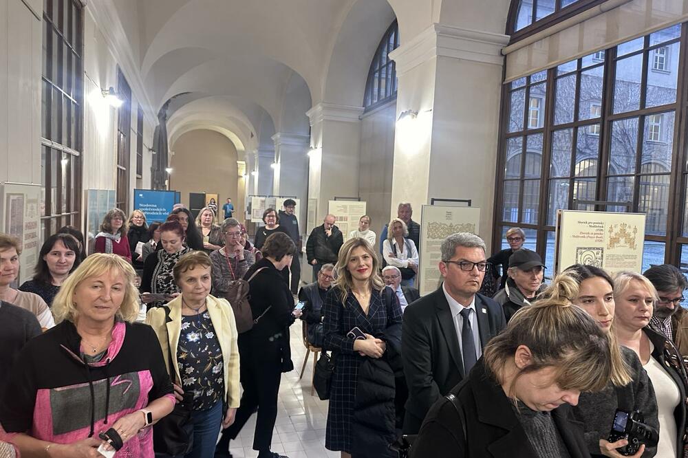 Sa izložbe, Foto: Matica crnogorska