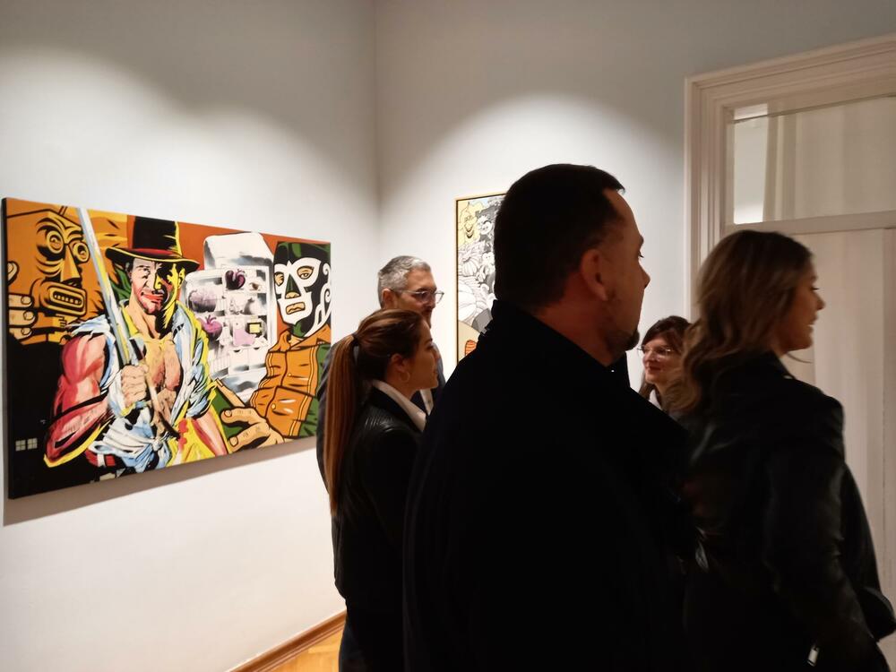 <p>Izložba koja donosi presjek stvaralaštva velikog umjetnika sa Islanda Erróa otvorena je u utorak veče u Podgorici, u saradnji MSUCG i Muzeja umjetnosti iz Rejkjavika</p>