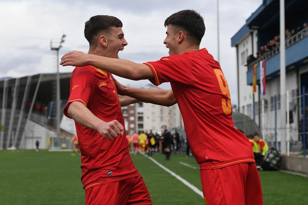 Darvin Đukić (desno) nakon gola za 1:0, Foto: FSCG