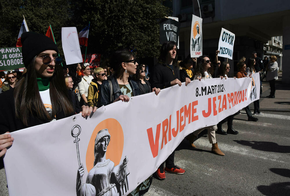 <p>Danas je u Podgorici održan Osmomartovski marš pod sloganom "Vrijeme je za pravdu"</p>