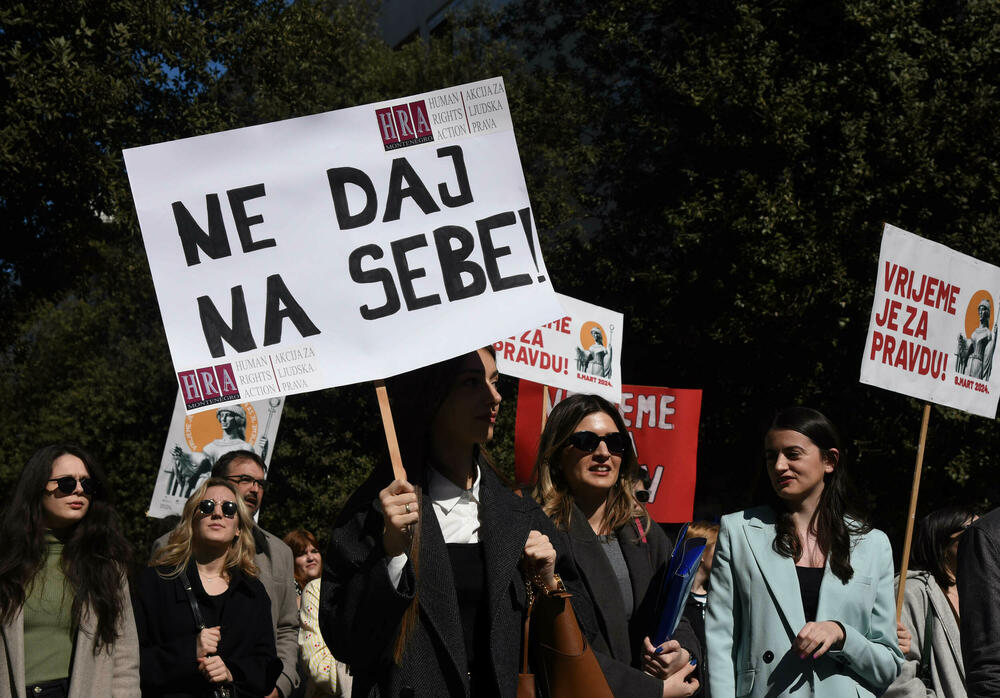 <p>Danas je u Podgorici održan Osmomartovski marš pod sloganom "Vrijeme je za pravdu"</p>