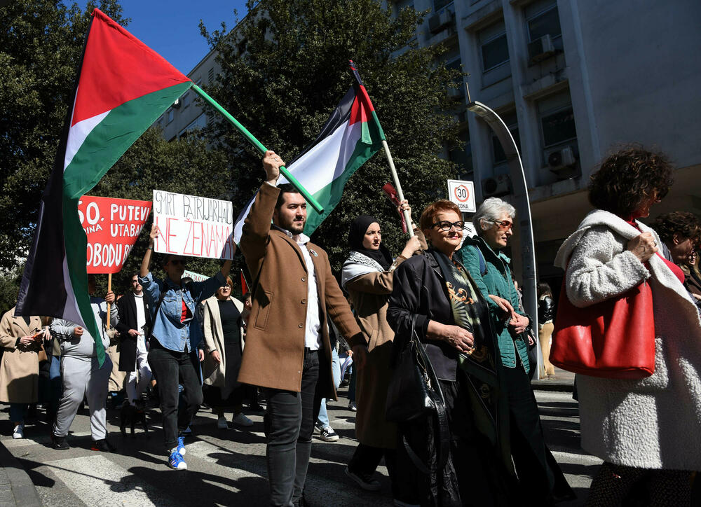 <p>Danas je u Podgorici održan Osmomartovski marš pod sloganom "Vrijeme je za pravdu"</p>