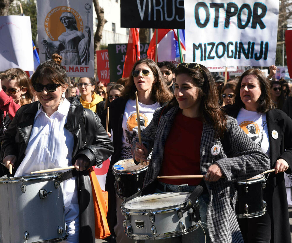 <p>Danas je u Podgorici održan Osmomartovski marš pod sloganom "Vrijeme je za pravdu"</p>