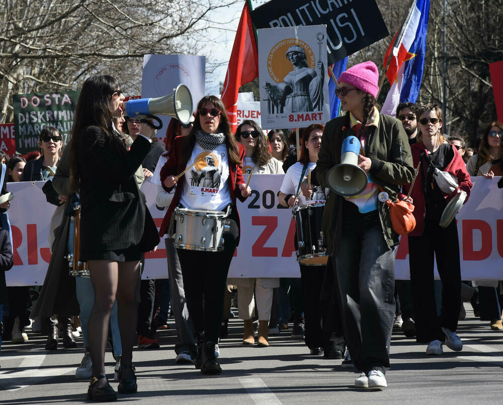 <p>Danas je u Podgorici održan Osmomartovski marš pod sloganom "Vrijeme je za pravdu"</p>