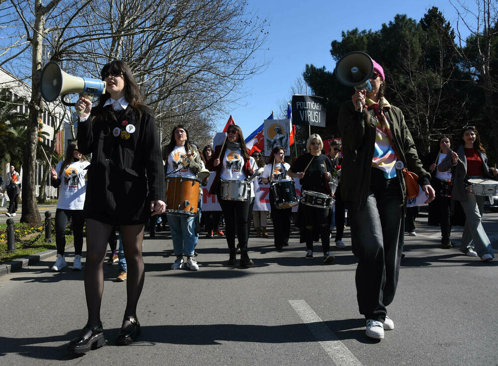 <p>Danas je u Podgorici održan Osmomartovski marš pod sloganom "Vrijeme je za pravdu"</p>