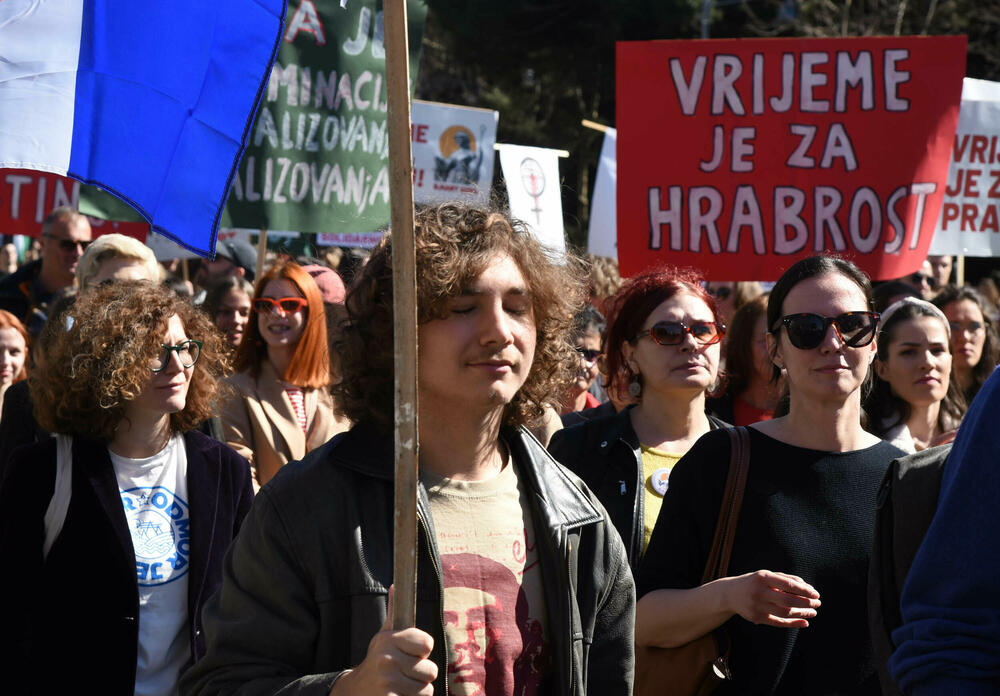 <p>Danas je u Podgorici održan Osmomartovski marš pod sloganom "Vrijeme je za pravdu"</p>