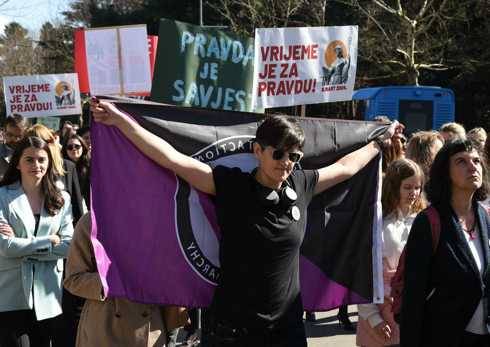 <p>Danas je u Podgorici održan Osmomartovski marš pod sloganom "Vrijeme je za pravdu"</p>