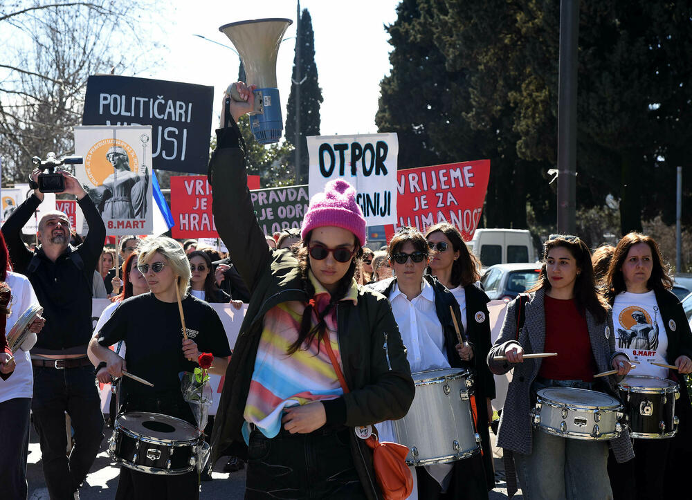 <p>Danas je u Podgorici održan Osmomartovski marš pod sloganom "Vrijeme je za pravdu"</p>