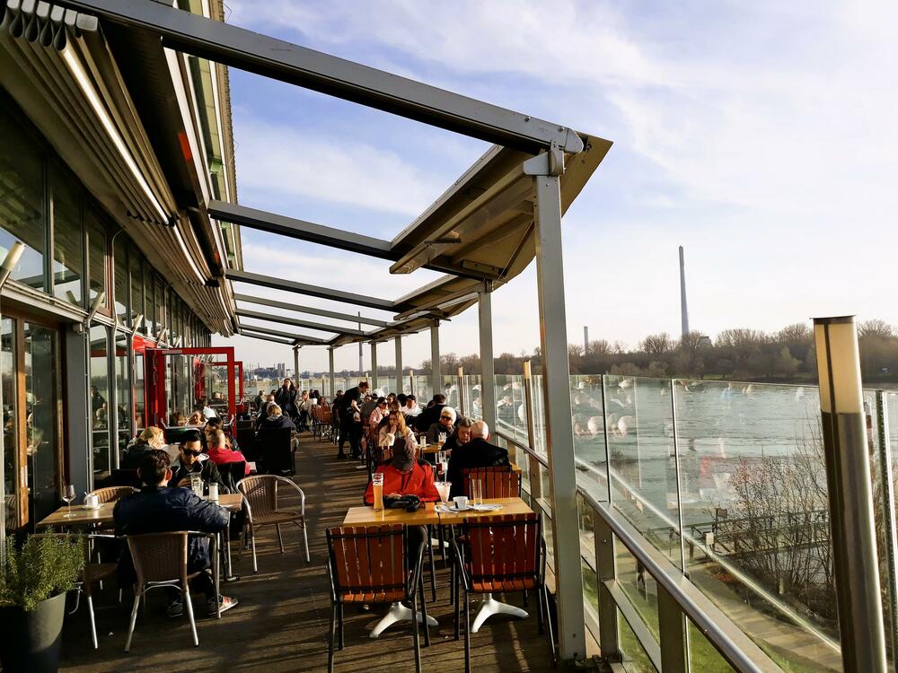 The terrace of the restaurant Wacht am Rhein