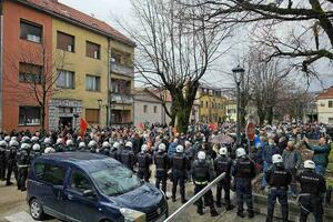 Policija piše prijave zbog protesta na Cetinju