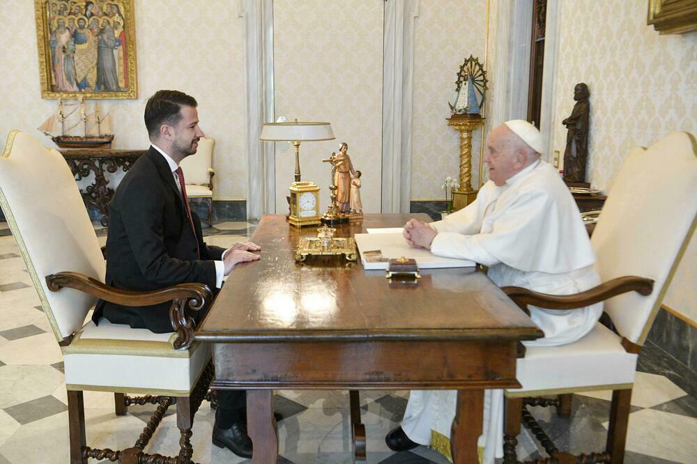 Posjeta bi predstavljala iskorak u produbljivanju odnosa: Milatović i papa Franjo, Foto: Predsjednik me