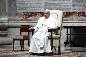 Pope Francis: Ukraine should raise the white flag and agree...