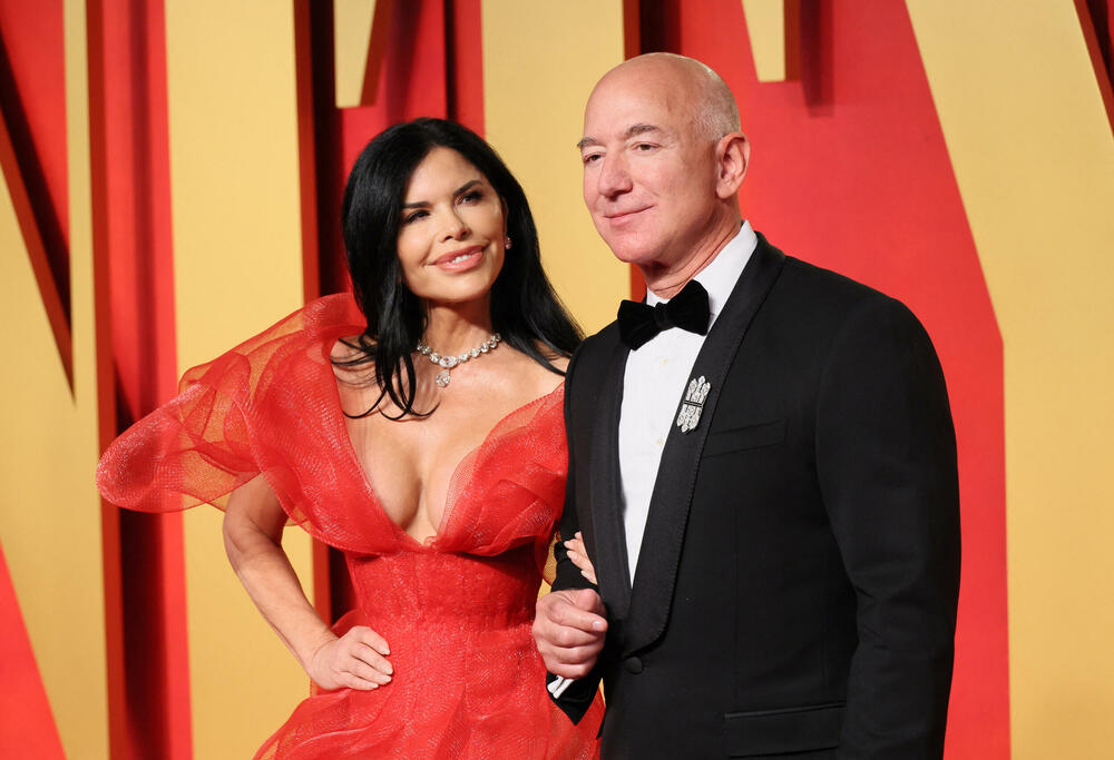 <p>Dodjelom Oskara u Los Anđelesu sinoć je završena sezona dodjele filmskih nagrada.</p>  <p>Film "Openhajmer" Kristofera Nolana osvojio je sedam Oskara, a nagrada za najbolji scenario otišla je filmu "Anatomija pada".</p>  <p>Film o tvorcu atomske bombe Robertu Openhajmeru koji je dobio odlične kritike i dobio najviše, 13 nominacija za Oskara, osvojio je sedam nagrada, među kojima za najbolju film, najbolju režiju, najboljeg glumca i najbolju sporednu mušku ulogu.<br /> </p>