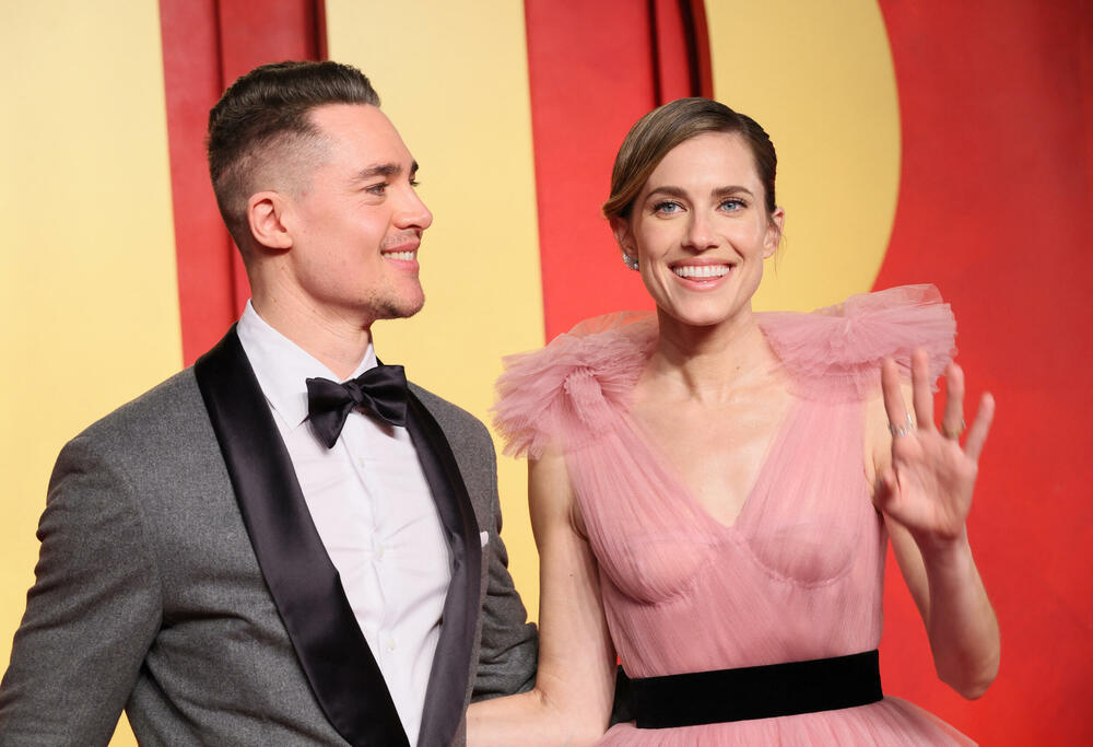 <p>Dodjelom Oskara u Los Anđelesu sinoć je završena sezona dodjele filmskih nagrada.</p>  <p>Film "Openhajmer" Kristofera Nolana osvojio je sedam Oskara, a nagrada za najbolji scenario otišla je filmu "Anatomija pada".</p>  <p>Film o tvorcu atomske bombe Robertu Openhajmeru koji je dobio odlične kritike i dobio najviše, 13 nominacija za Oskara, osvojio je sedam nagrada, među kojima za najbolju film, najbolju režiju, najboljeg glumca i najbolju sporednu mušku ulogu.<br /> </p>