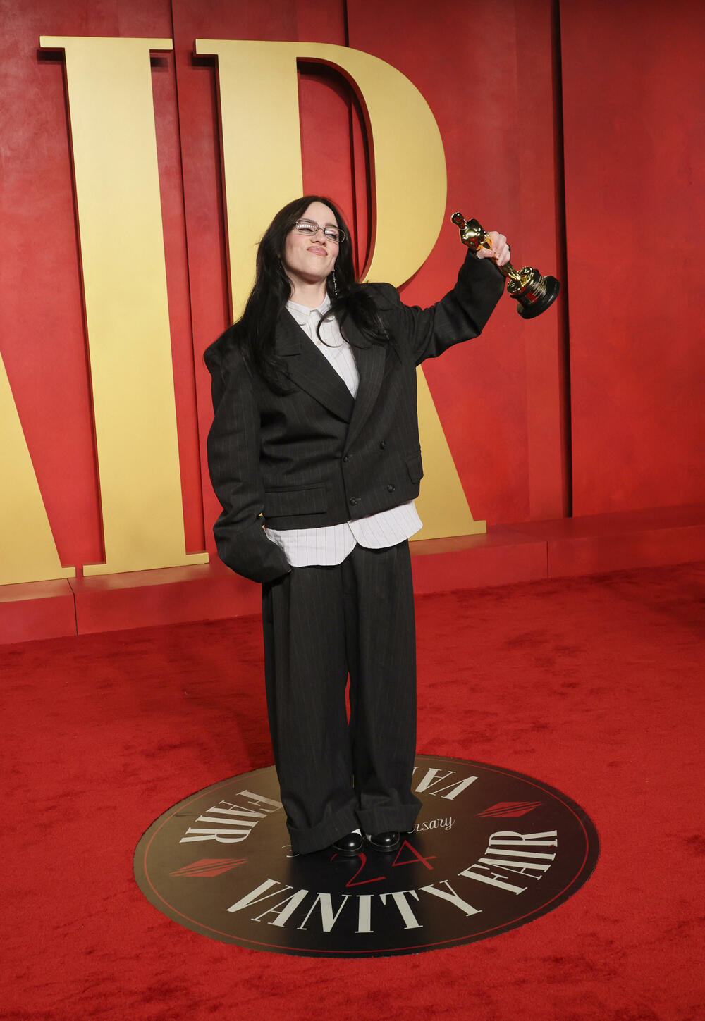 <p>Dodjelom Oskara u Los Anđelesu sinoć je završena sezona dodjele filmskih nagrada.</p>  <p>Film "Openhajmer" Kristofera Nolana osvojio je sedam Oskara, a nagrada za najbolji scenario otišla je filmu "Anatomija pada".</p>  <p>Film o tvorcu atomske bombe Robertu Openhajmeru koji je dobio odlične kritike i dobio najviše, 13 nominacija za Oskara, osvojio je sedam nagrada, među kojima za najbolju film, najbolju režiju, najboljeg glumca i najbolju sporednu mušku ulogu.<br /> </p>