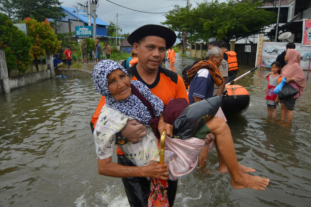 Poplave u Padangu, provinciji Zapadne Sumatre, Foto: Reuters