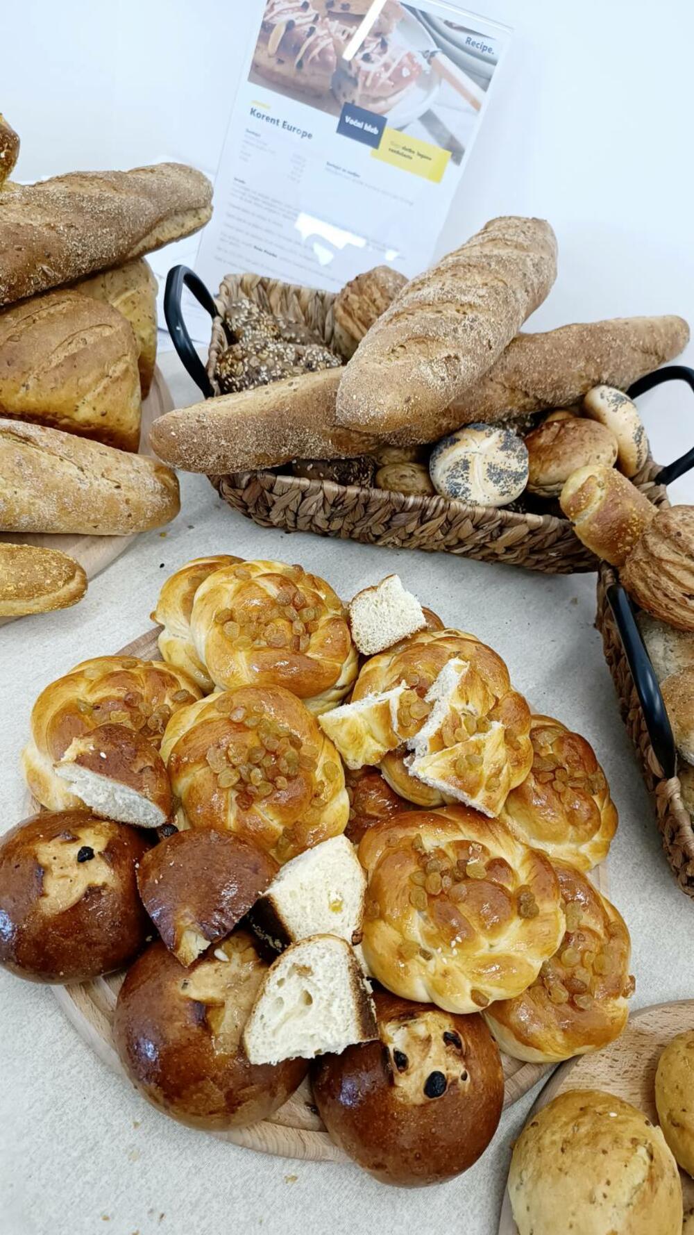 <p>Kompanija ''Panvel'', jedan od lidera u potpuno novom konceptu trgovine na našem tržištu ''Foodservice'' nudi savremen pristup snabdijevanju hotelskih, ugostiteljskih kao i svih objekata koji posluju po principu HoReCe.</p>