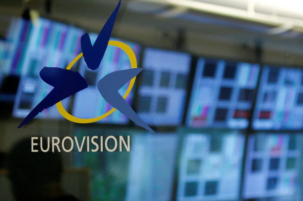 Logo Evrovizije na ulazu u sjedište EBU-a u Ženevi, Foto: Rojters