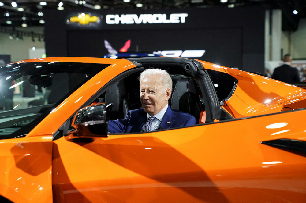 Bajden na auto šouu u Detroitu, Foto: Reuters