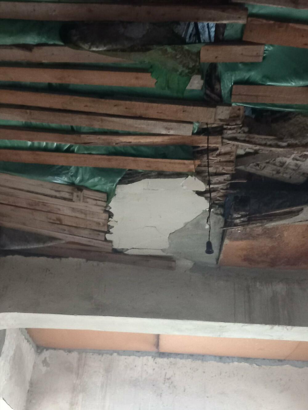 Krov propao i zastrt najlonima