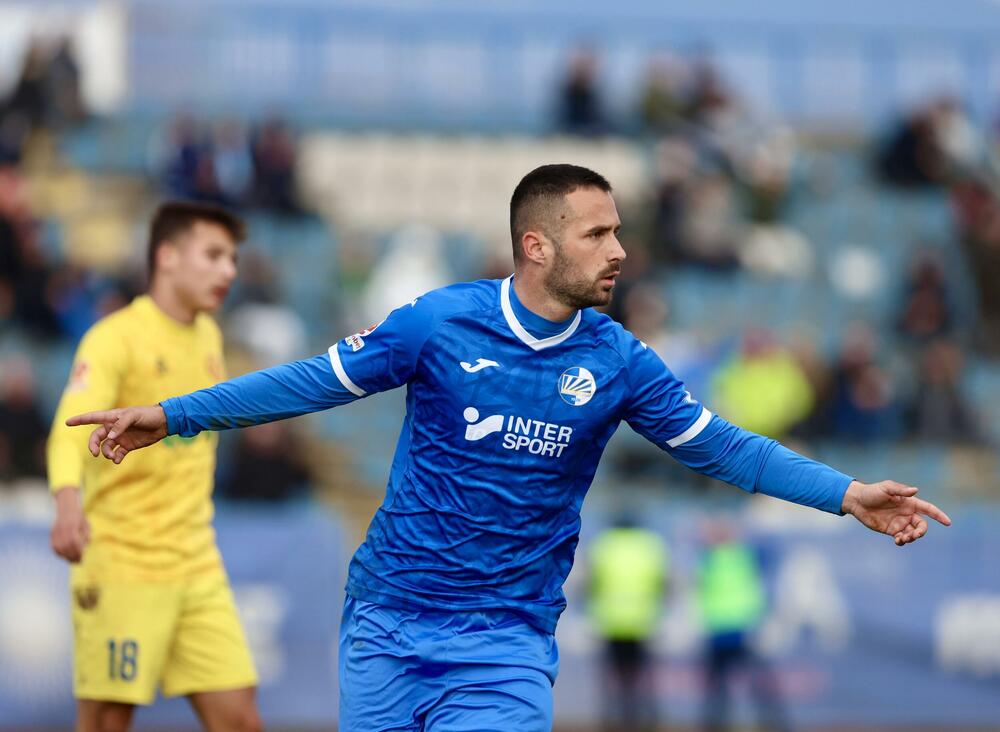 Dragan Grivić proslavlja gol
