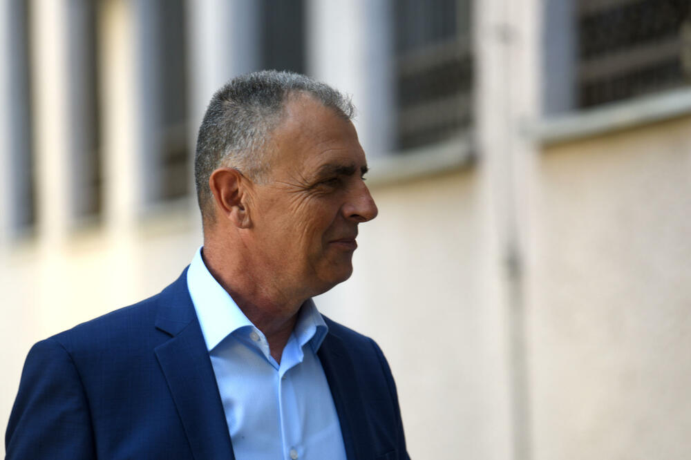 Kenan Hrapović ispred Višeg suda u Podgorici, Foto: Boris Pejović