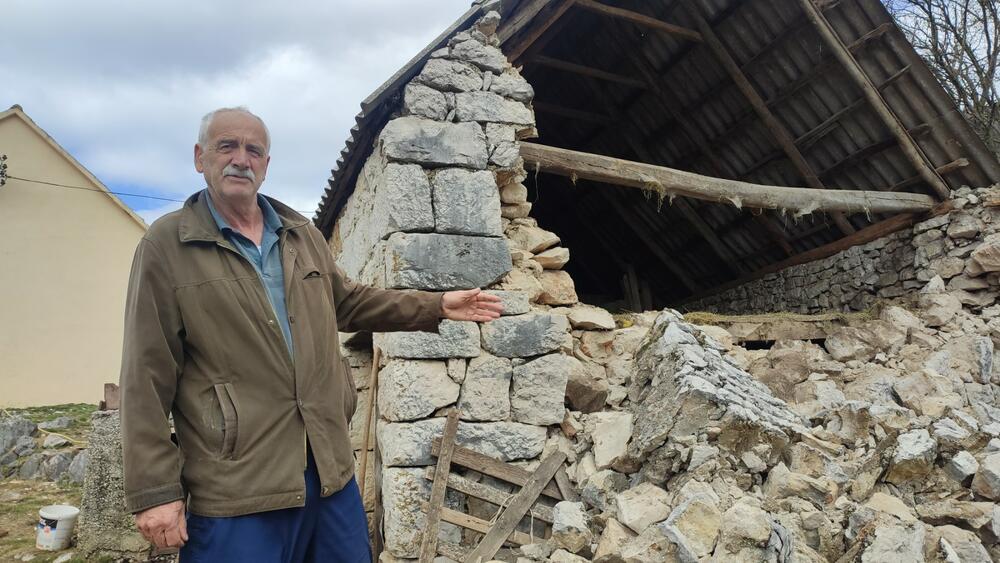 <p>"Sreća je da nije bilo ljudskih žrtava, a nije bilo žrtava ni od onoga od čega ovaj narod živi, a to je stoka, jer je od potresa oštećeno dosta štala"</p>