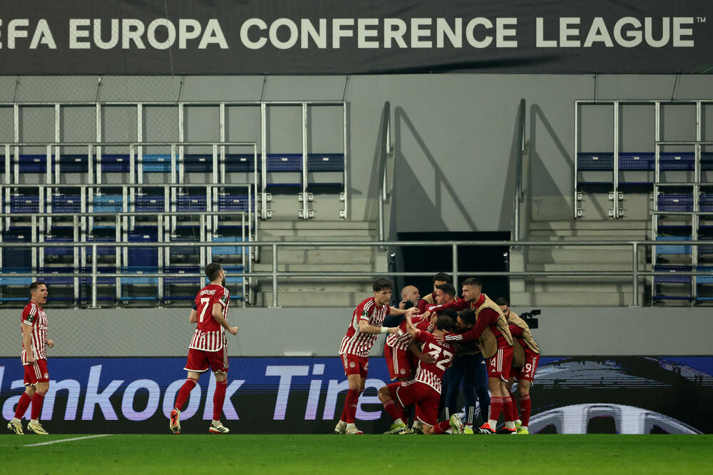 Fudbaleri Olimpijakosa tokom meča sa Makabijem u osmini finala, Foto: Reuters