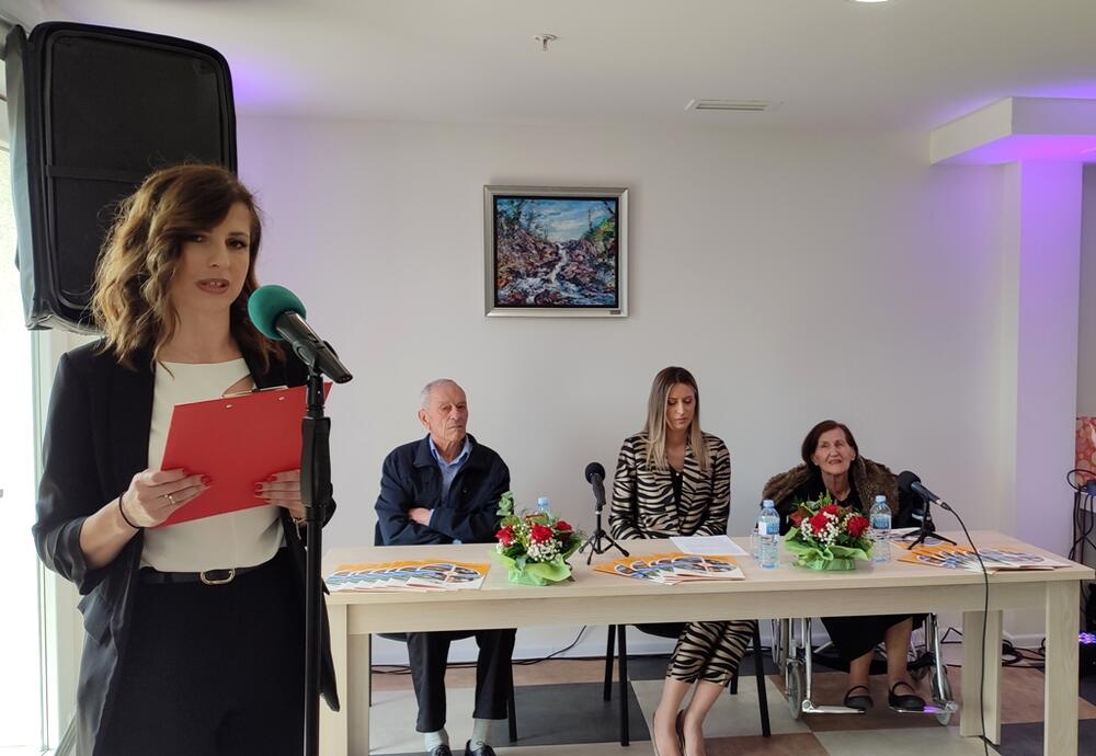 <p>„Društveni život korisnika je obogaćen mnogobrojnim aktivnostima kao što su izleti, radionice, slikarske kolonije i izložbe, pozorišni i koncertni nastupi i književne večeri“, kazala je v.d. direktorice Jelena Banjević</p>