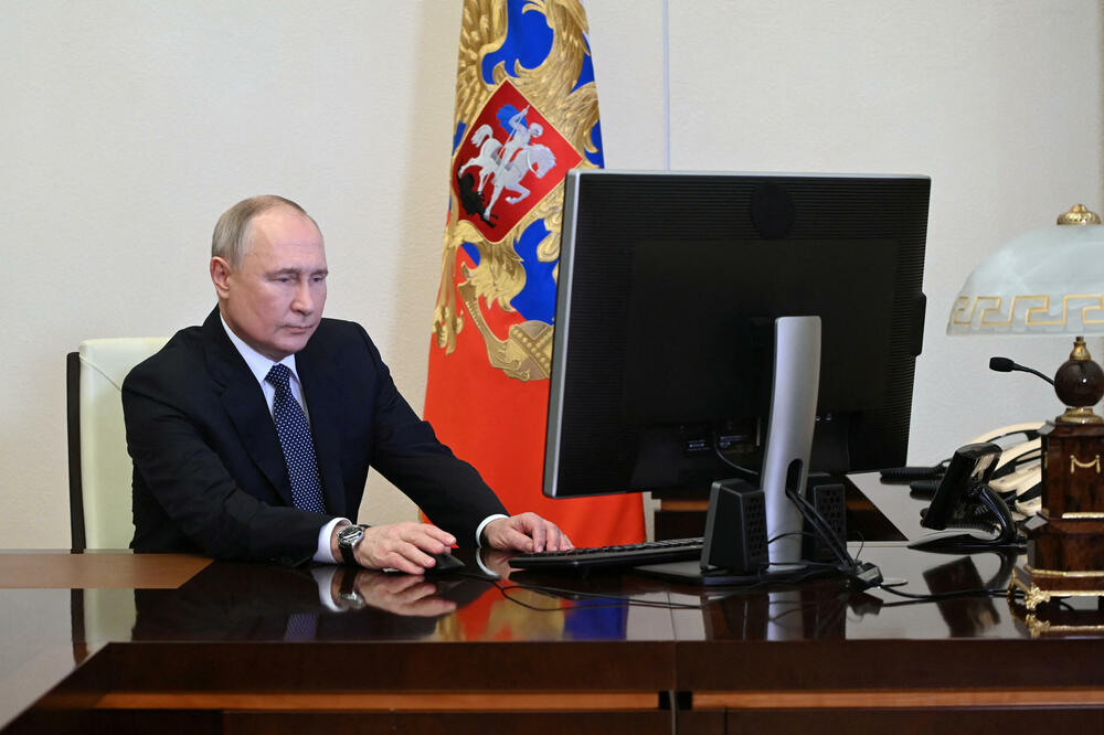 Putin glasa onlajn iz svoje rezidencije blizu Moskve, Foto: Rojters