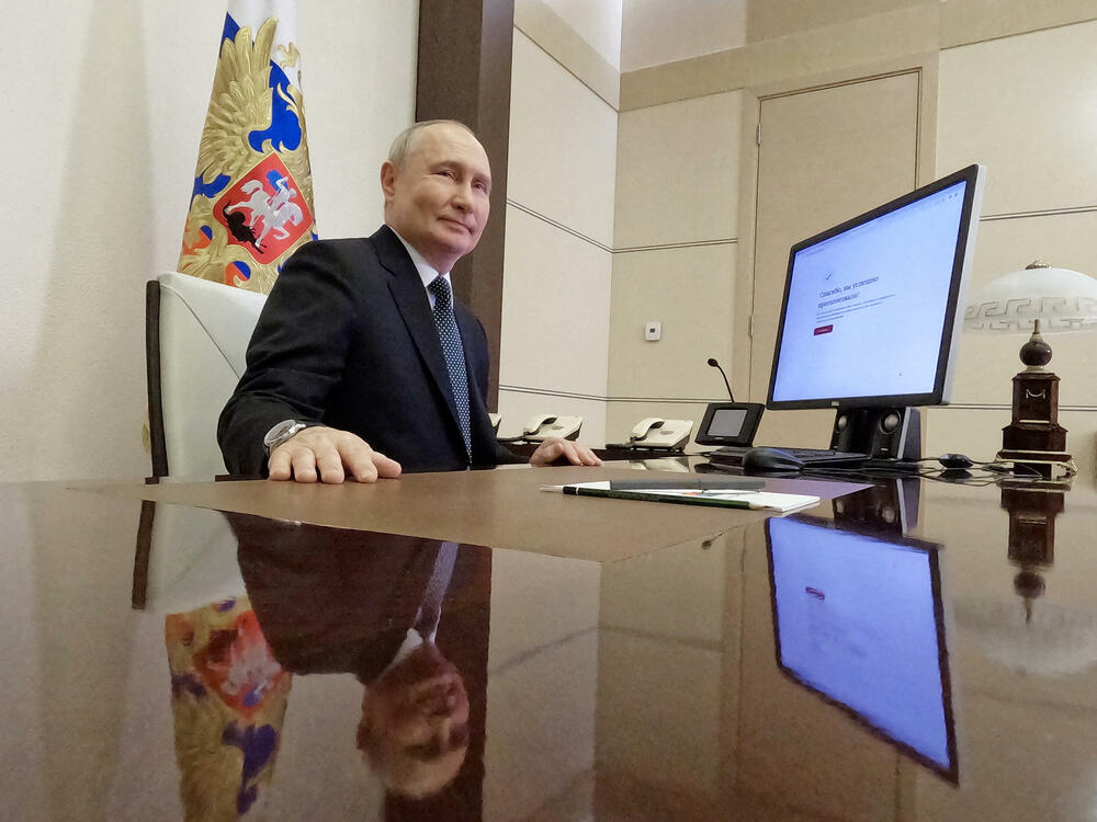Putin je glasao onlajn